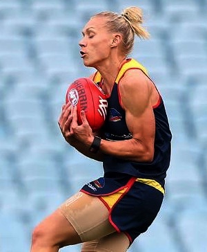 Hot Sports Babe Erin Phillips muscles